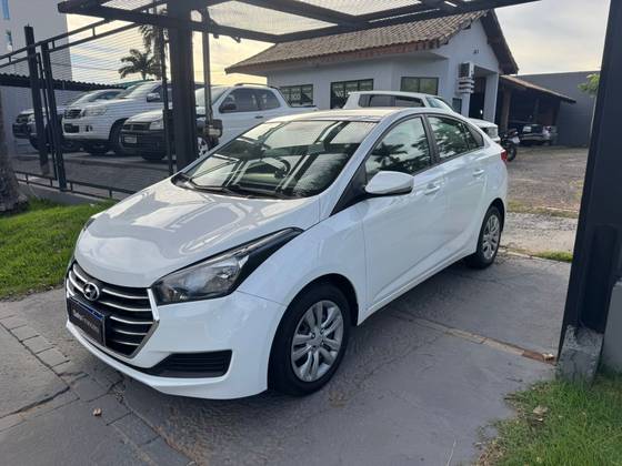 HYUNDAI HB20S 1.0 COMFORT PLUS 12V FLEX 4P MANUAL HYUNDAI HB20S 1.0 COMFORT PLUS 12V FLEX 4P MANUAL